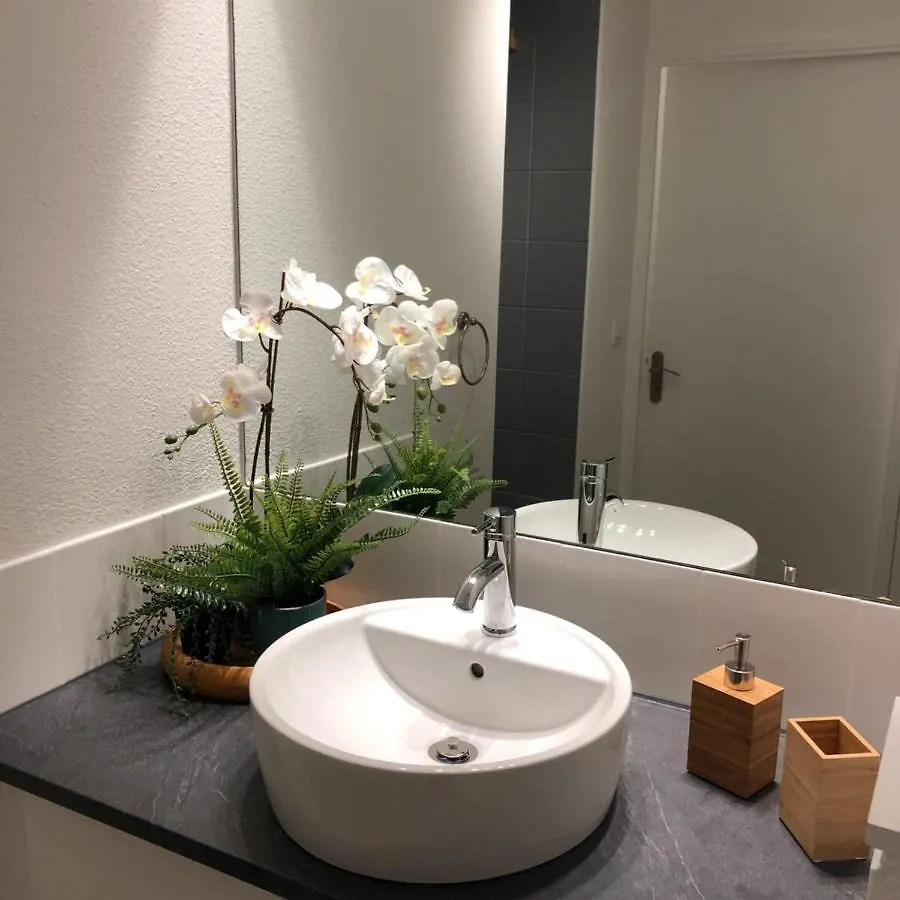 The Montesquieu - Elegant Studio - 5 Min Bellecour Apartment Lyon 0*,